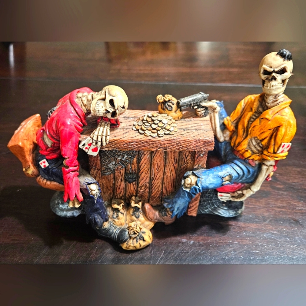 Poker Playing Figurine